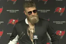 ryan-fitzpatrick-conor-mcgregor.webp