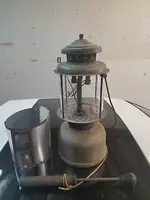 Vintage-coleman-lantern-_1.webp