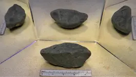 Black stonewpink dots.webp Black stonewpink dots.webp