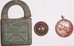 navybuttonandlock.webp