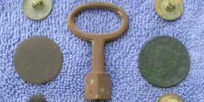 Coins and Keg Key.webp Coins and Keg Key.webp