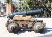 17679116-16th-century-spanish-cannon-at-cerro-santa-lucia-in-santiago-chile.jpg