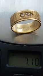 Gold ring 2 of 3 diamonds 022719.webp