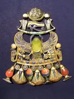 Tutankhamun-pendant.webp