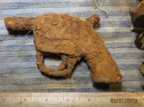 8 Bee Plc 032419 Toy Gun.webp