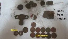 Finds and Hood ornaments 004.webp