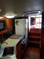galley_looking_aft_a2cb33b092503f08f323db03231e686835300458.webp