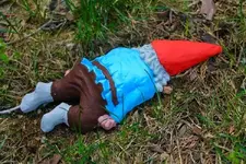 pictures-of-garden-gnomes-passed-out-drunk-garden-gnome-funny-pictures-of-garden-gnomes.webp