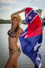 ad6d2d0caaf728293eb788c9f1356d71--country-girls-shake-it.webp
