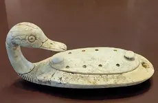 Duck container found at Minet el-Beida.webp Duck container found at Minet el-Beida.webp