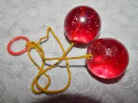 vintage-clacker-toy-original-owner_1_b000333b5d710aed271f62168be351c9.webp