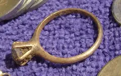 4 hunt gold 3.webp