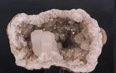 geode3.webp geode3.webp