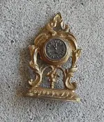 Vintage-Fancy-Gold-Metal-Dollhouse-Mantle-Clock-Look.webp