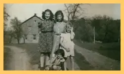 BarryFarmFamily-001.webp