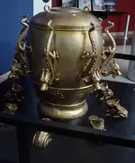 Zhang-Hengs-seismometer.webp