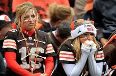 dog-fans-1-videoLarge (1).webp dog-fans-1-videoLarge (1).webp