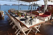 ERL-7-dining-on-deck.webp