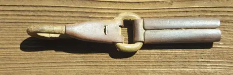 Lanyard pistol ww1.webp