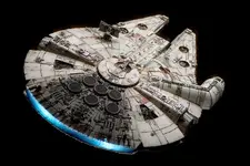 maquete-nave-millennium-falcon-star-wars-D_NQ_NP_837474-MLB26612742616_012018-F.webp
