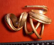 Saarema-gold-bracelet.webp