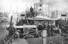 Sighting_a_gun_aboard_USS_Thomas_Freeborn,_1861.webp