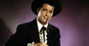q52d9-1510694479-523-lists-maverick_everett_garner_color.webp