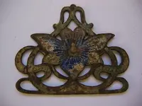 enamelled belt buckle.webp