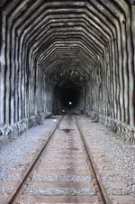 000Tunnel13_interior_0.webp