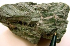Actinolite_-_USGS_Mineral_Specimens_003-1.jpg