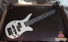 guitar cake a.webp