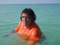 Guzz digging.webp