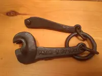 antique cable puller 001.webp