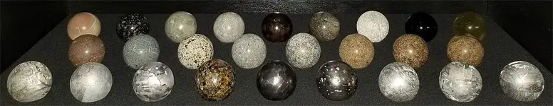 Collection 2020 06 B.webp