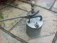garden sprayer.webp