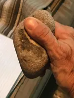 handlerock2.webp