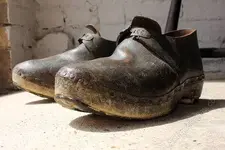 colonial shoe clog clasp wooden shoe.webp