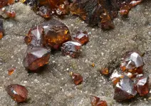 sphalerite on limestone2c1.webp