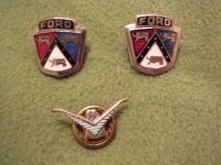 vintage-ford-lapel-pins-tbird-others_1_4bc04ce6d007c715086ead152a3ef526.jpg