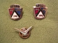 vintage-ford-lapel-pins-tbird-others_1_4bc04ce6d007c715086ead152a3ef526.webp