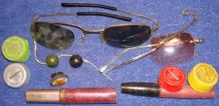 7-01-08 010shades and junk.webp 7-01-08 010shades and junk.webp