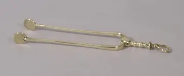 tongs.webp