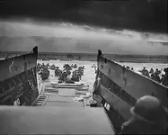 omaha_beach_barge_garde_cotes-1.webp
