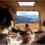 4fcbb36c3e0f60a212723743a1864c4d--camping-vans-van-living.webp