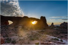 Arches Nationalpark-North-South Windows Sun Rise.jpg