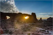 Arches Nationalpark-North-South Windows Sun Rise.webp