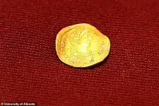 spain gold diver.webp
