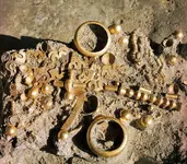 sqj_1604_danube_gold_05 varna treasure bulgaria.webp