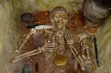 Varna-man-rich-gold-burial-Bulgaria.webp