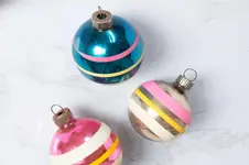 high-value-vintage-christmas-ornaments-4125847-BALLS-9f2e9744e8fc416fbf1d05e644585e1f.webp